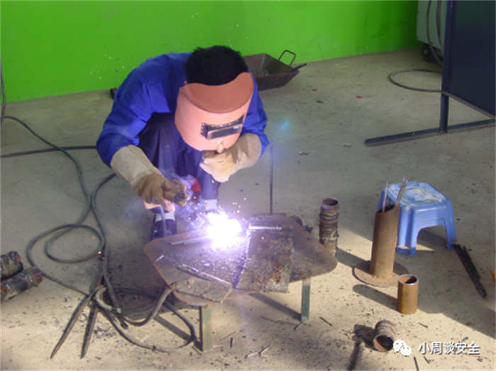 1691402490653339.jpg 2.jpg