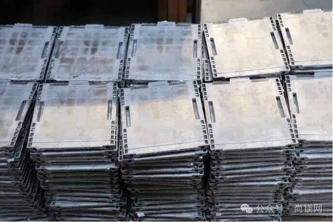 1764644297663509.jpg 2.jpg